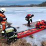 Ćwiczenia strażaków OSP na zalewie w Janowicach