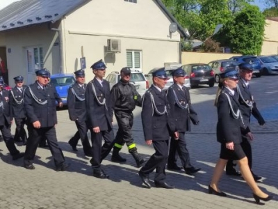 f04