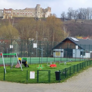 Janowiec – plac zabaw na boisku gminnym