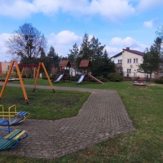 Janowiec – plac zabaw koło przedszkola